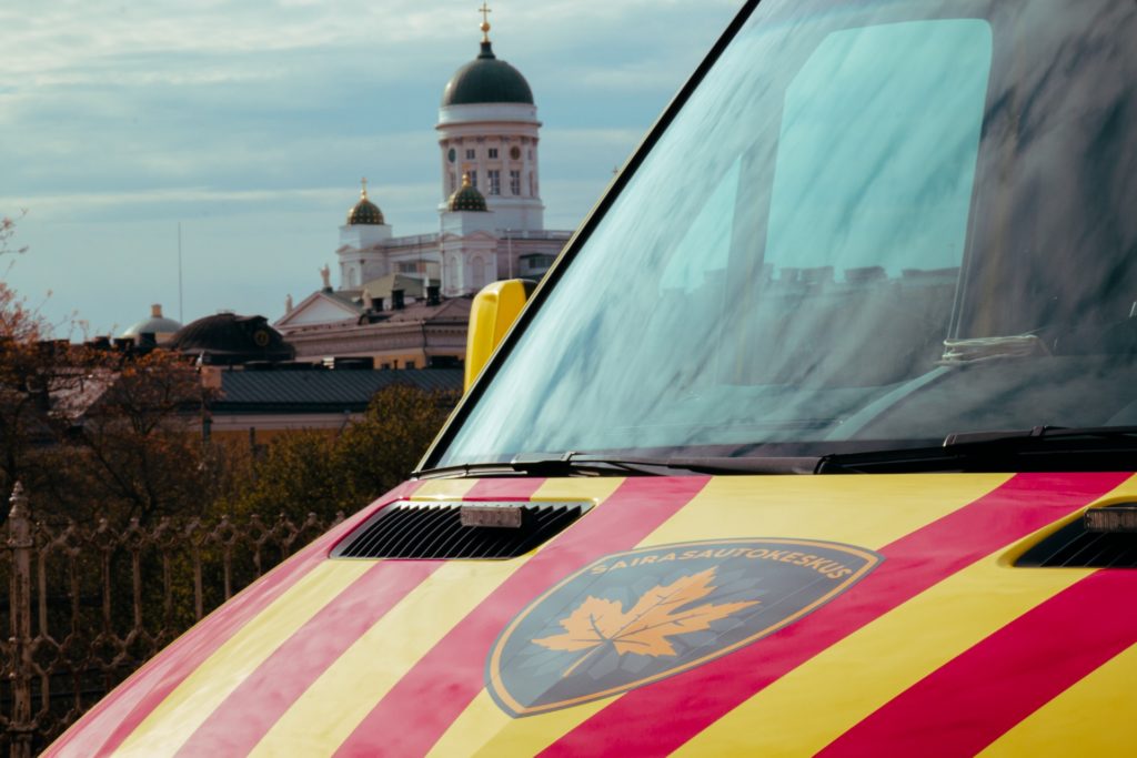 Kiireetön ambulanssi.
